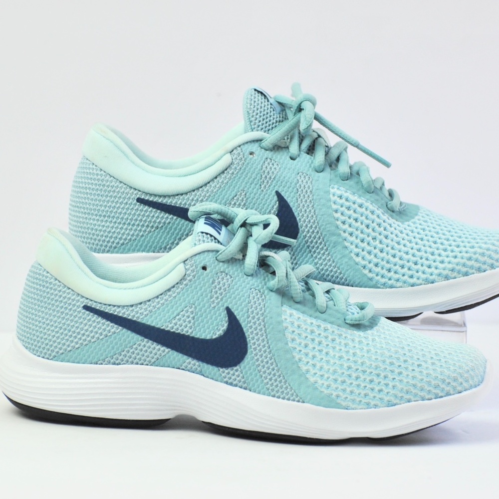 Size 7 Nike Revolution 4 Women's Shoes